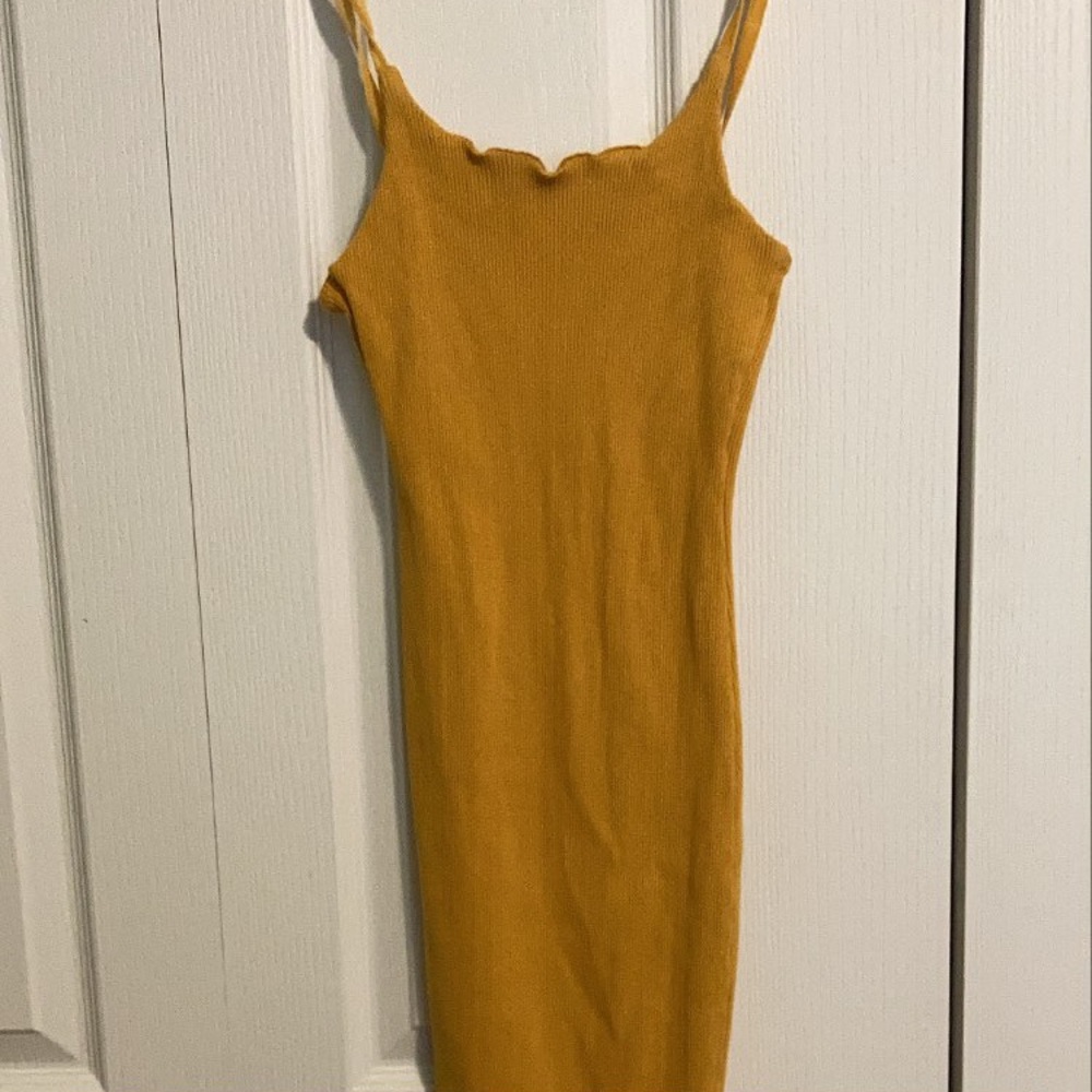 Fitted yellow dress
